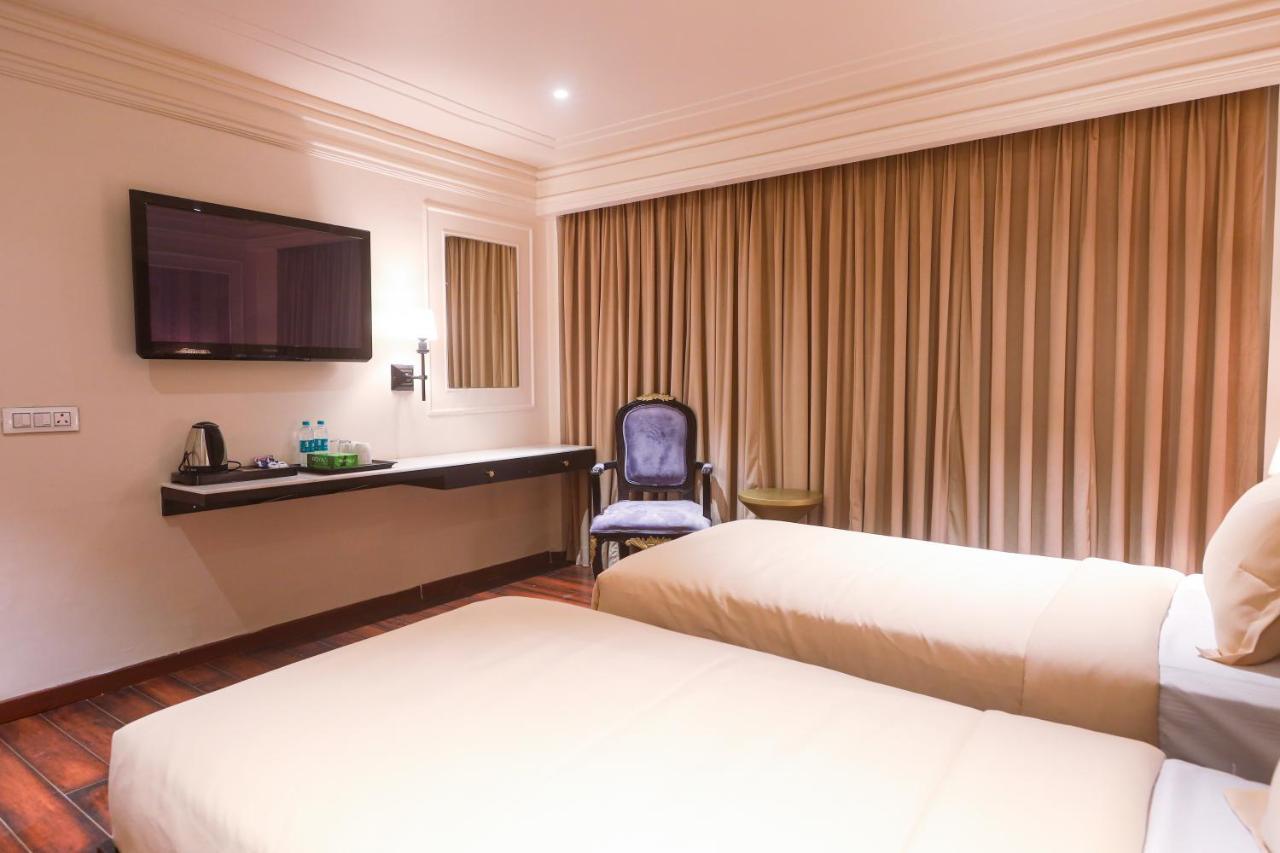 The Saga Hotel นิวเดลี ภายนอก รูปภาพ